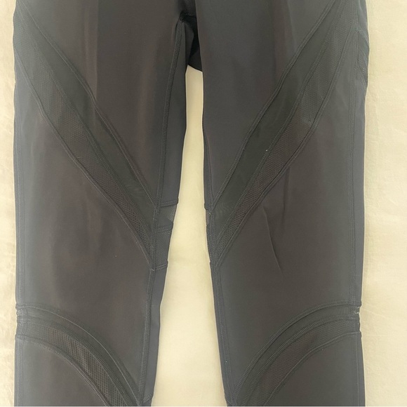 Lululemon Wunder Train Leggings- Cropped - Picture 2 of 8